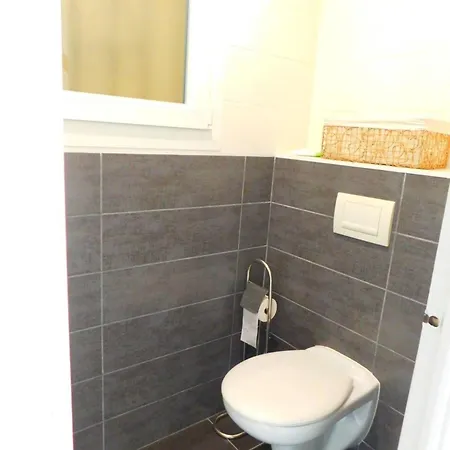 Apartment In Strandnaehe Mit Grosser Terrasse, Parkplatz Und Meerblick In Salatar, *