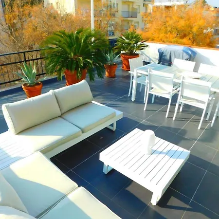 Apartment In Strandnaehe Mit Grosser Terrasse, Parkplatz Und Meerblick In Salatar,