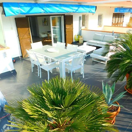 In Strandnaehe Mit Grosser Terrasse, Parkplatz Und Meerblick In Salatar, Apartment