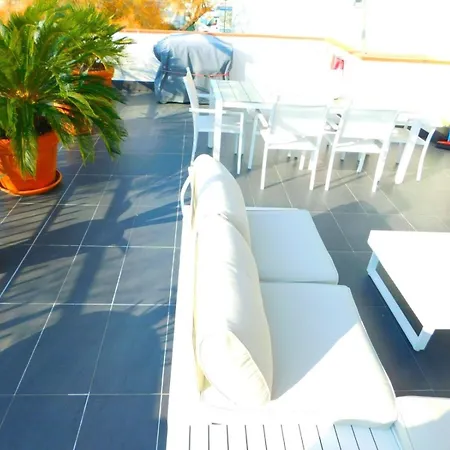 In Strandnaehe Mit Grosser Terrasse, Parkplatz Und Meerblick In Salatar, Apartment *